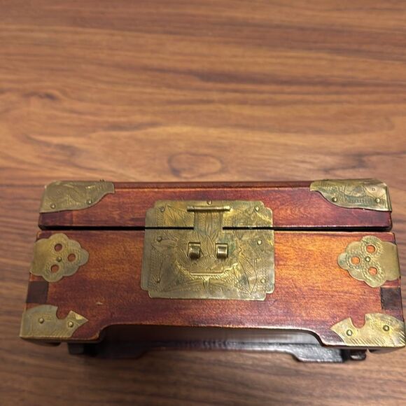 Vintage Rare 1930’s Ornate Rosewood Handmade Jewelry Box with Jade Medallion. - Picture 8 of 11